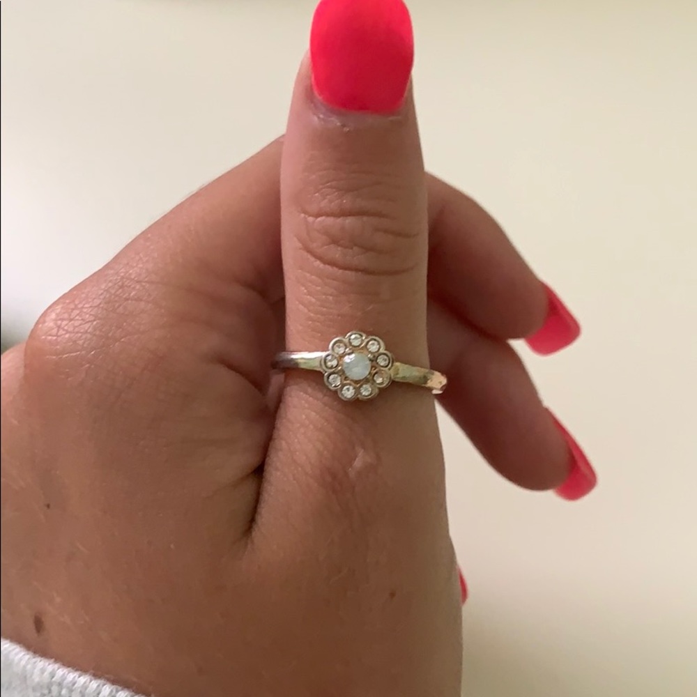 Gold flower ring size 8